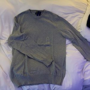 men’s grey sweater